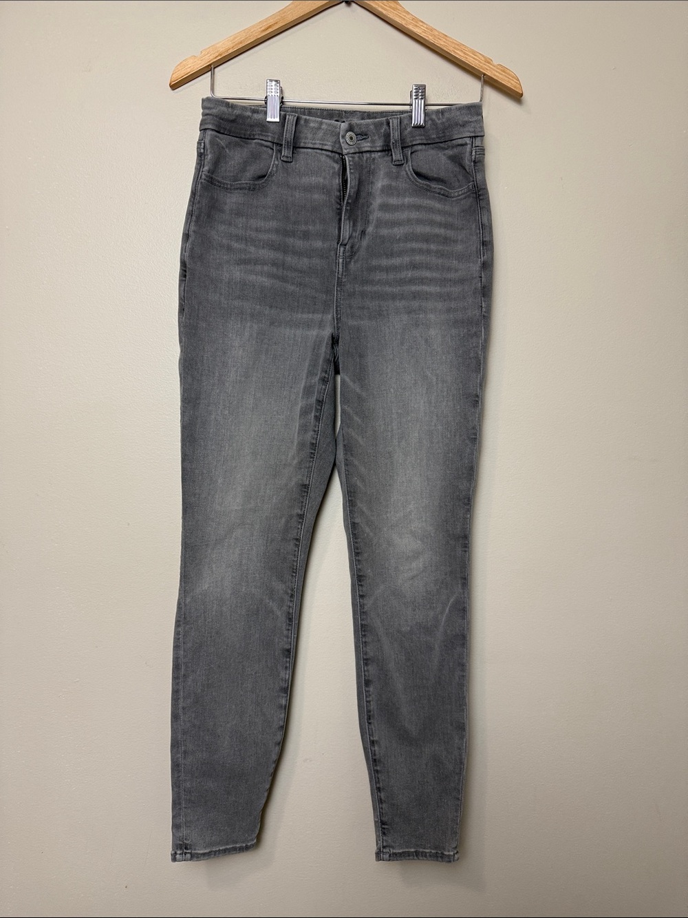 Aeo Women’s High-Rise jegging Gray Skinny Jeans size 8